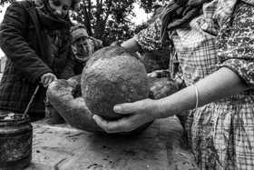 Création de l'homme de l'Ouort Marcel Joli Coeur : pose d'un enduit noir