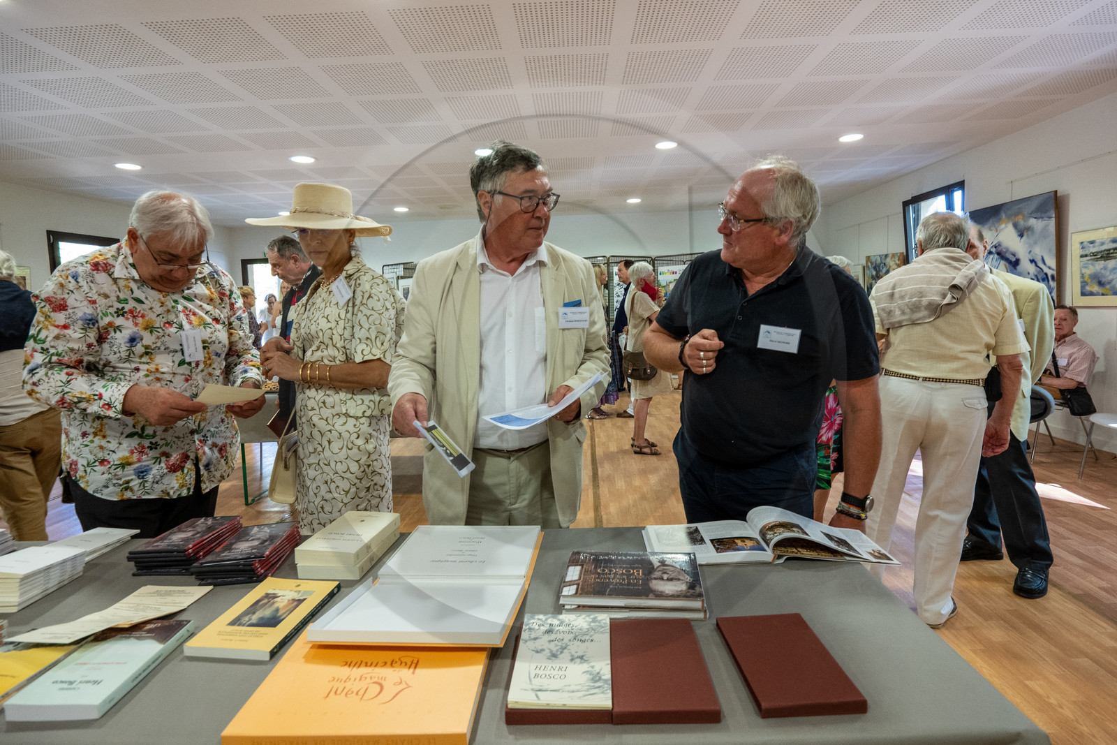 Vernissage de l'exposition Henri Bosco, le poète et les images de Liliane Marco à Lourmarin