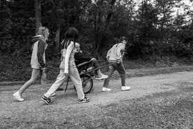 25 septembre 2024 : Promenade en joelette avec Bruno, accompagnateur en montagne et des élèves du lycée Sévigné de Gap