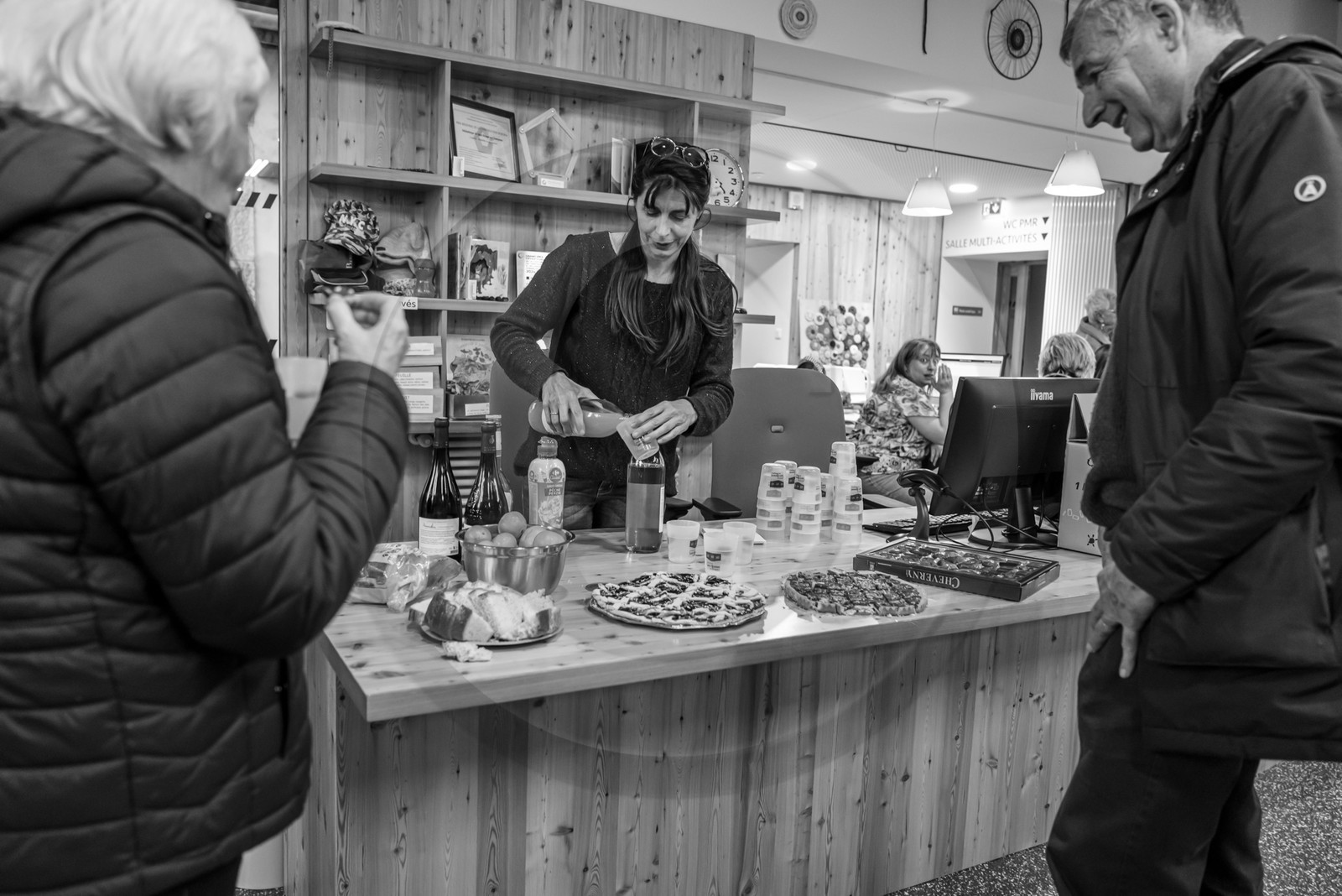 Vernissage de l'exposition L comme laine, lien, lieu à la médiathèque de St-Bonnet-en-Champsaur