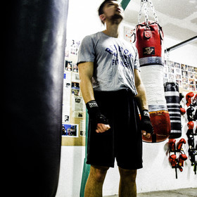 Lorsque l'homme frappe l'homme