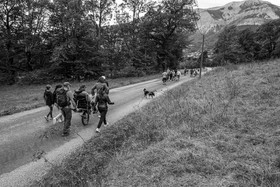 25 septembre 2024 : Promenade en joelette avec Bruno, accompagnateur en montagne et des élèves du lycée Sévigné de Gap