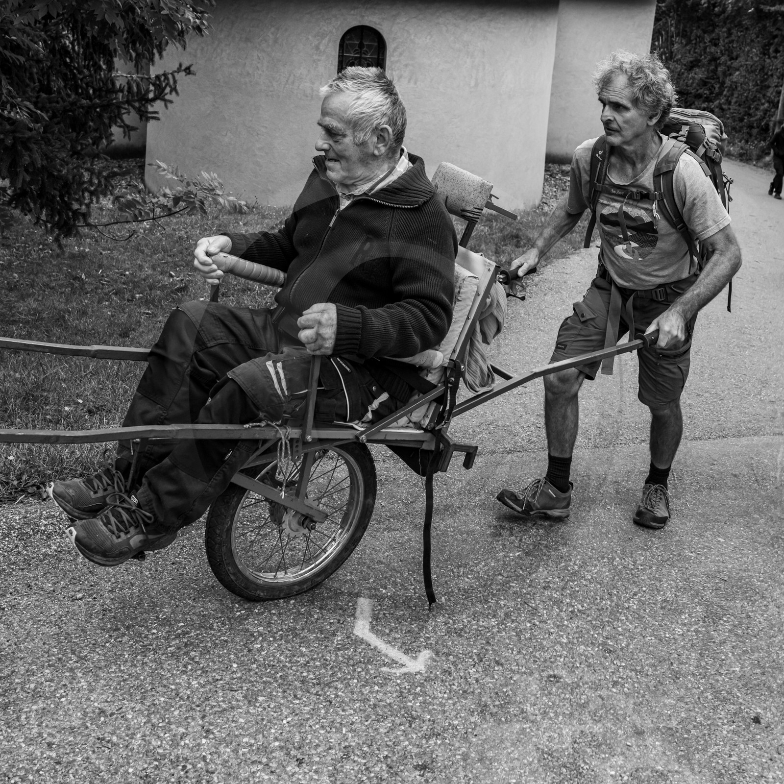 25 septembre 2024 : Promenade en joelette avec Bruno, accompagnateur en montagne et des élèves du lycée Sévigné de Gap