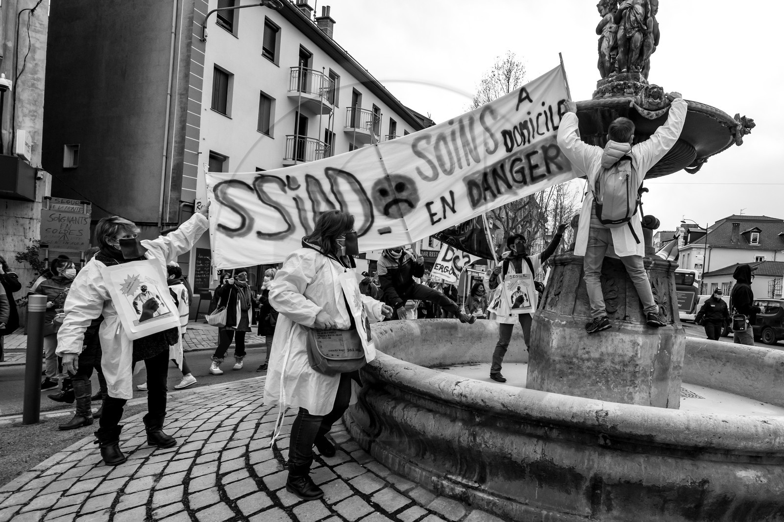 04 février 2021 à Gap (Hautes-Alpes) : Manifestation des soignants oubliés du Ségur de la santé. 04 février 2021 à Gap (Hautes-Alpes) : Manifestation des soignants oubliés du Ségur de la santé.