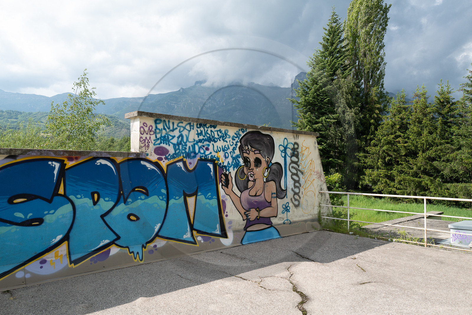 La Piscine de St Léger les Mélèzes