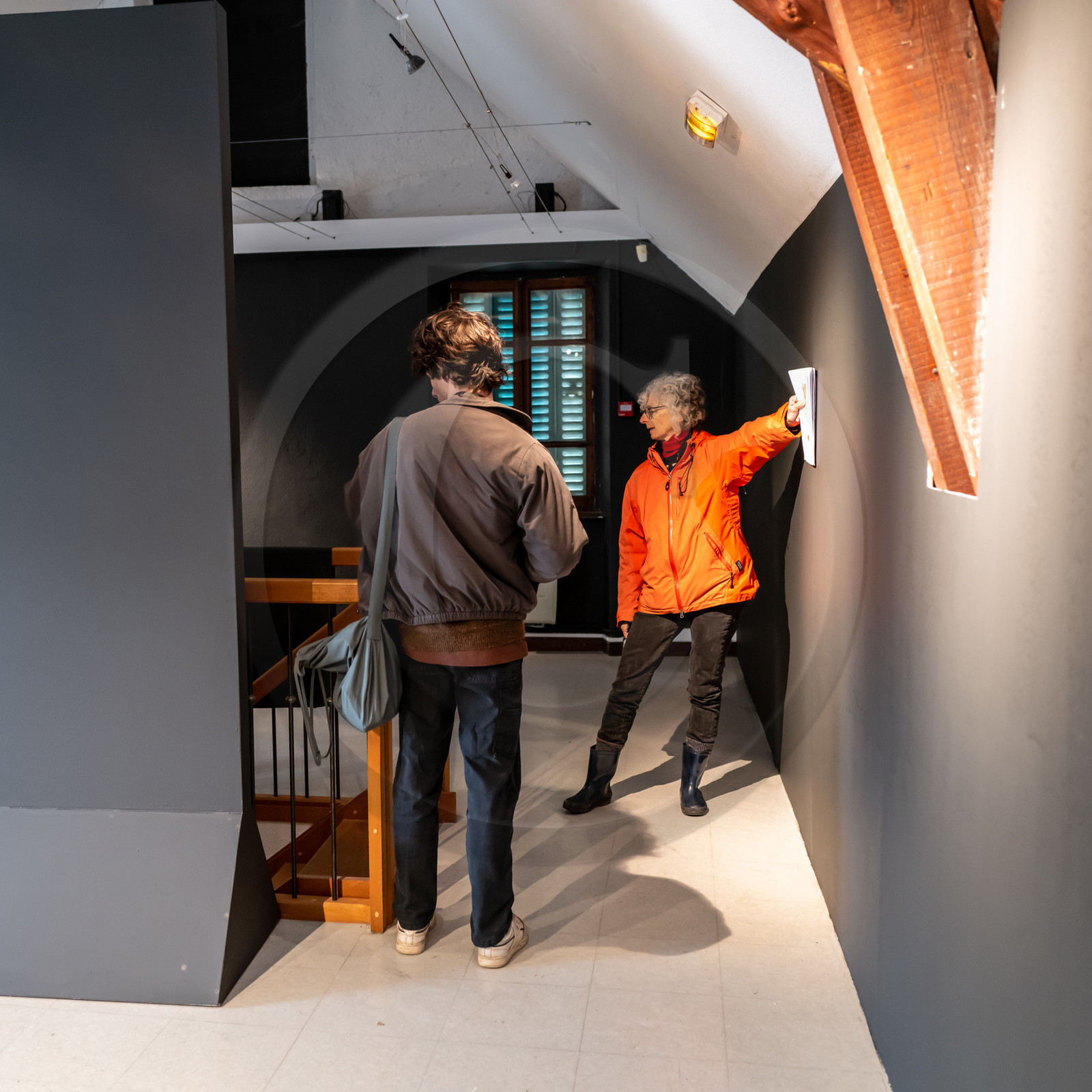 Exposition L comme laine, lien, lieu conçue par l'Ouort de Benevènt, sous la houlette de Claudine Meyer, artiste plasticienne, accompagnée de photographies de Denis Lebioda. Une proposition de la Communauté de Communes du Champsaur - Valgaudemar et de son service culturel.