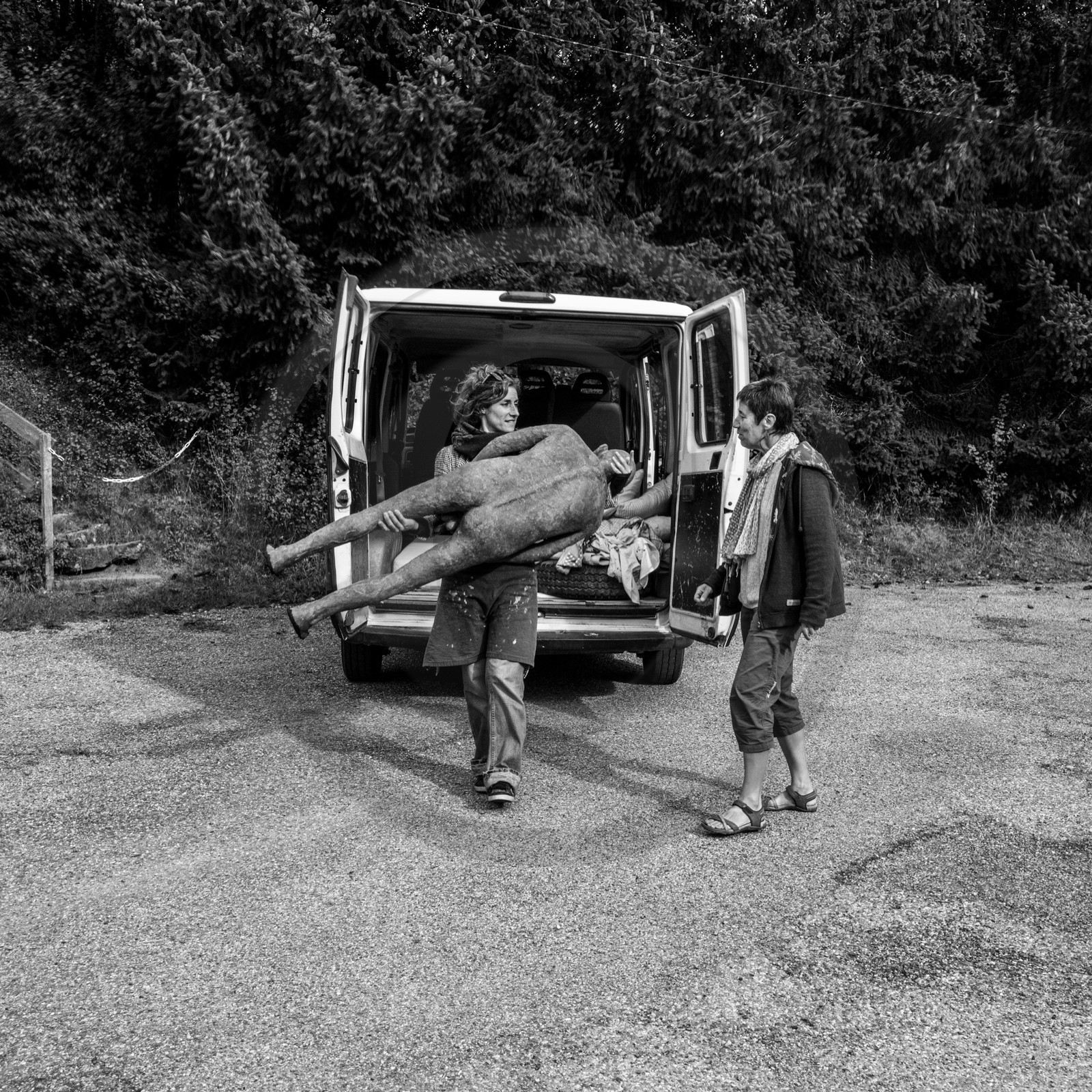 Création de l'homme de l'Ouort Marcel Joli Coeur : pose d'un enduit noir