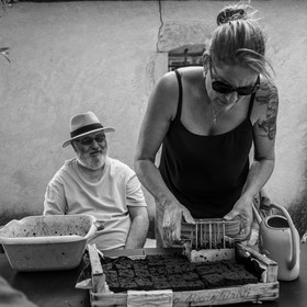 21 aout 2024 : Réalisation de Marcel Joli Coeur, l'homme de l'Ouort avec Barbara Fougnon, artiste plasticienne, et un anniversaire en chansons.