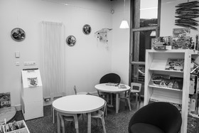 Vernissage de l'exposition L comme laine, lien, lieu à la médiathèque de St-Bonnet-en-Champsaur