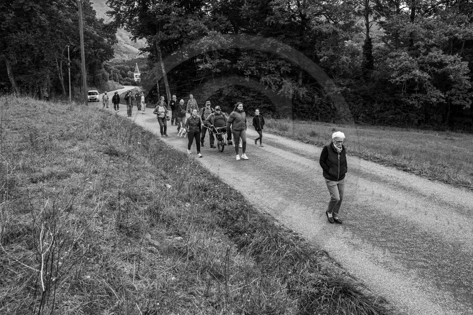 25 septembre 2024 : Promenade en joelette avec Bruno, accompagnateur en montagne et des élèves du lycée Sévigné de Gap