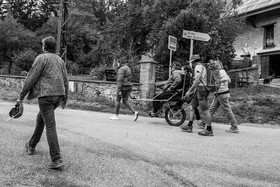 25 septembre 2024 : Promenade en joelette avec Bruno, accompagnateur en montagne et des élèves du lycée Sévigné de Gap