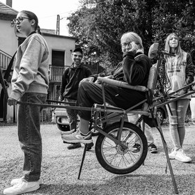 25 septembre 2024 : Promenade en joelette avec Bruno, accompagnateur en montagne et des élèves du lycée Sévigné de Gap