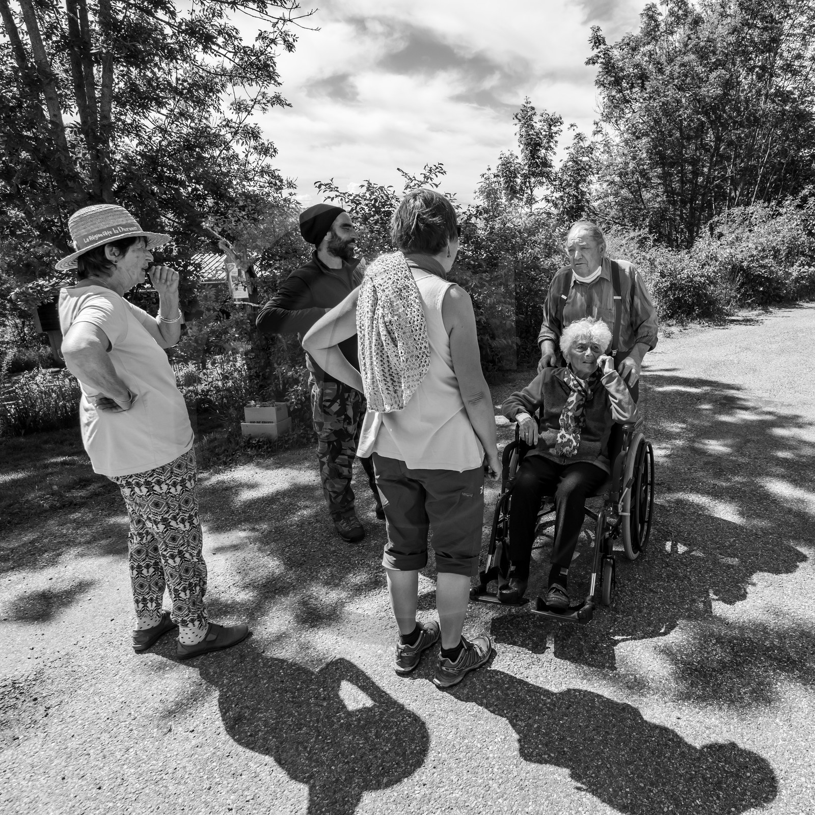 06 juin 2021 : Vide-Jardin et peinture végétale 06 juin 2021 : Vide-Jardin et peinture végétale