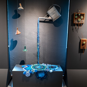 Exposition L comme laine, lien, lieu conçue par l'Ouort de Benevènt, sous la houlette de Claudine Meyer, artiste plasticienne, accompagnée de photographies de Denis Lebioda. Une proposition de la Communauté de Communes du Champsaur - Valgaudemar et de son service culturel.