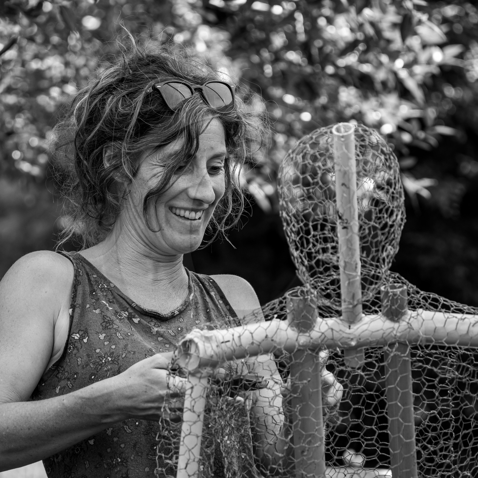 Conception et fabrication de Marcel Joli Coeur l'homme de l'Ouort, avec Barbara Fougnon, artiste plasticienne, dans le cadre de son projet de forêt d'hommes Conception et fabrication de Marcel Joli Coeur l'homme de l'Ouort, avec Barbara Fougnon, artiste plasticienne, dans le cadre de son projet de forêt d'hommes