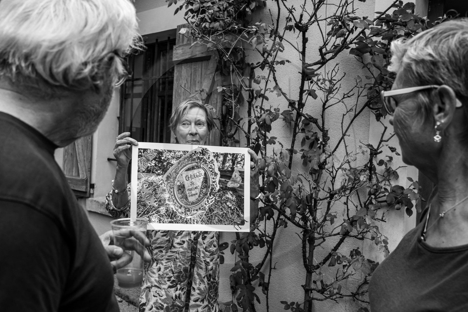 28 août 2024 : A la Maison de la Botanique du Noyer en Champsaur. Visite de l'exposition L comme laine, lien, lieu. Lectures par Les Colporteurs. Collages sur les photographies de Denis Lebioda 28 août 2024 : A la Maison de la Botanique du Noyer en Champsaur. Visite de l'exposition L comme laine, lien, lieu. Lectures par Les Colporteurs. Collages sur les photographies de Denis Lebioda