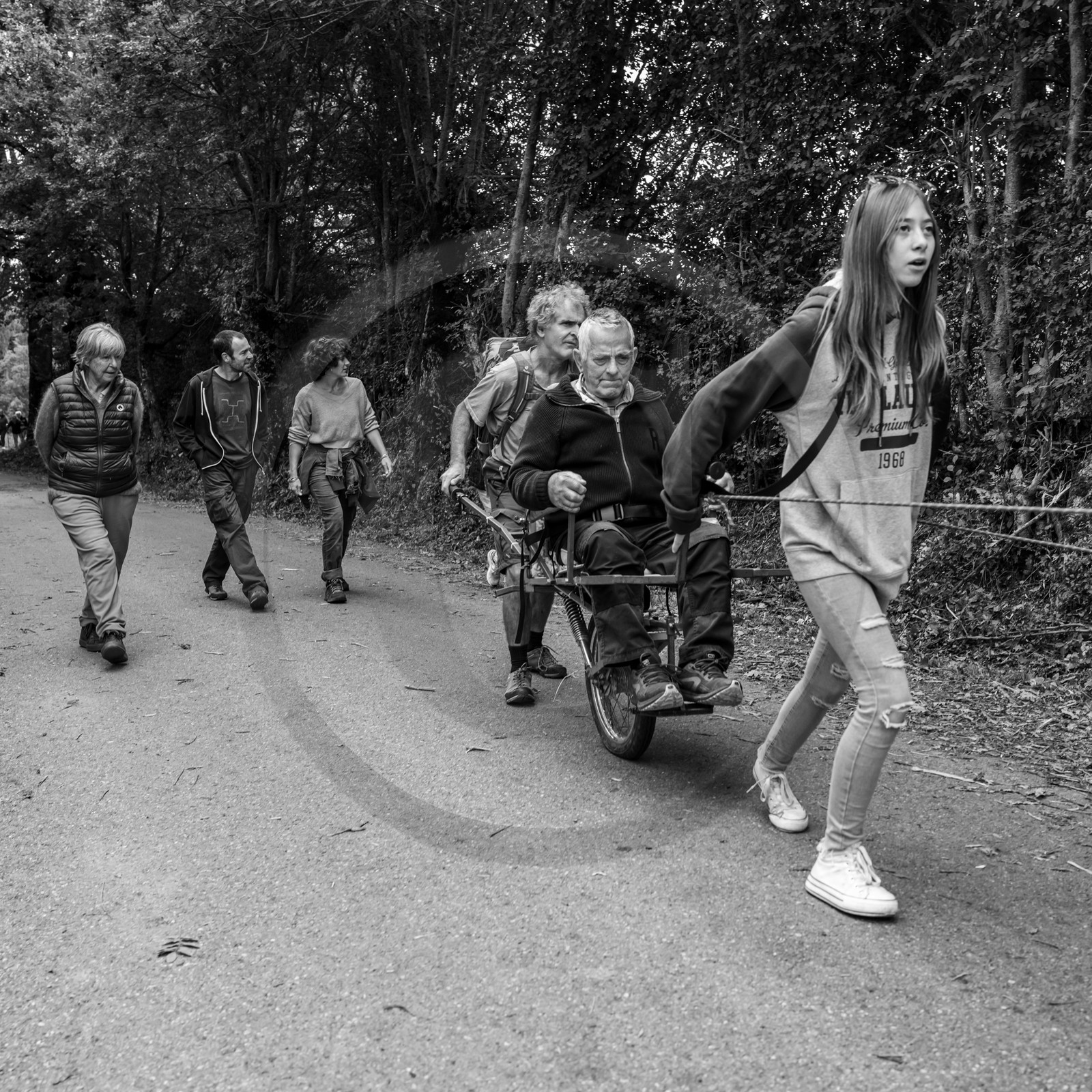 25 septembre 2024 : Promenade en joelette avec Bruno, accompagnateur en montagne et des élèves du lycée Sévigné de Gap