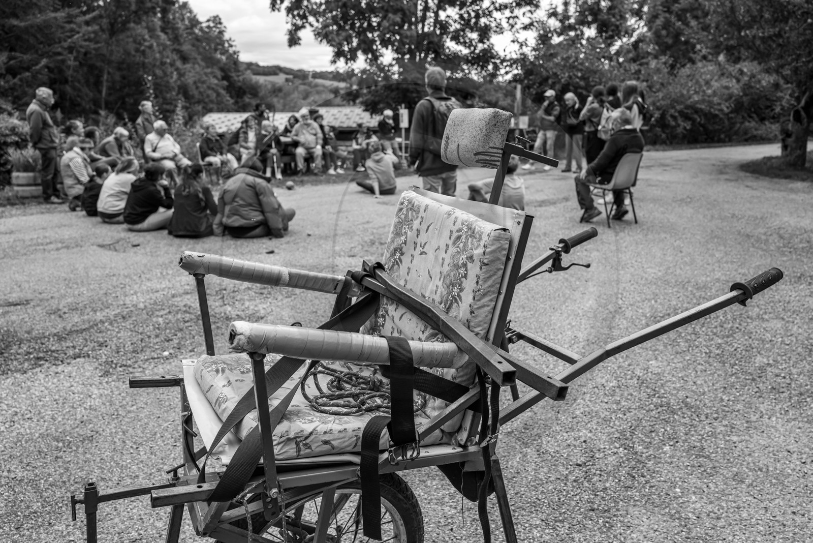 25 septembre 2024 : Promenade en joelette avec Bruno, accompagnateur en montagne et des élèves du lycée Sévigné de Gap