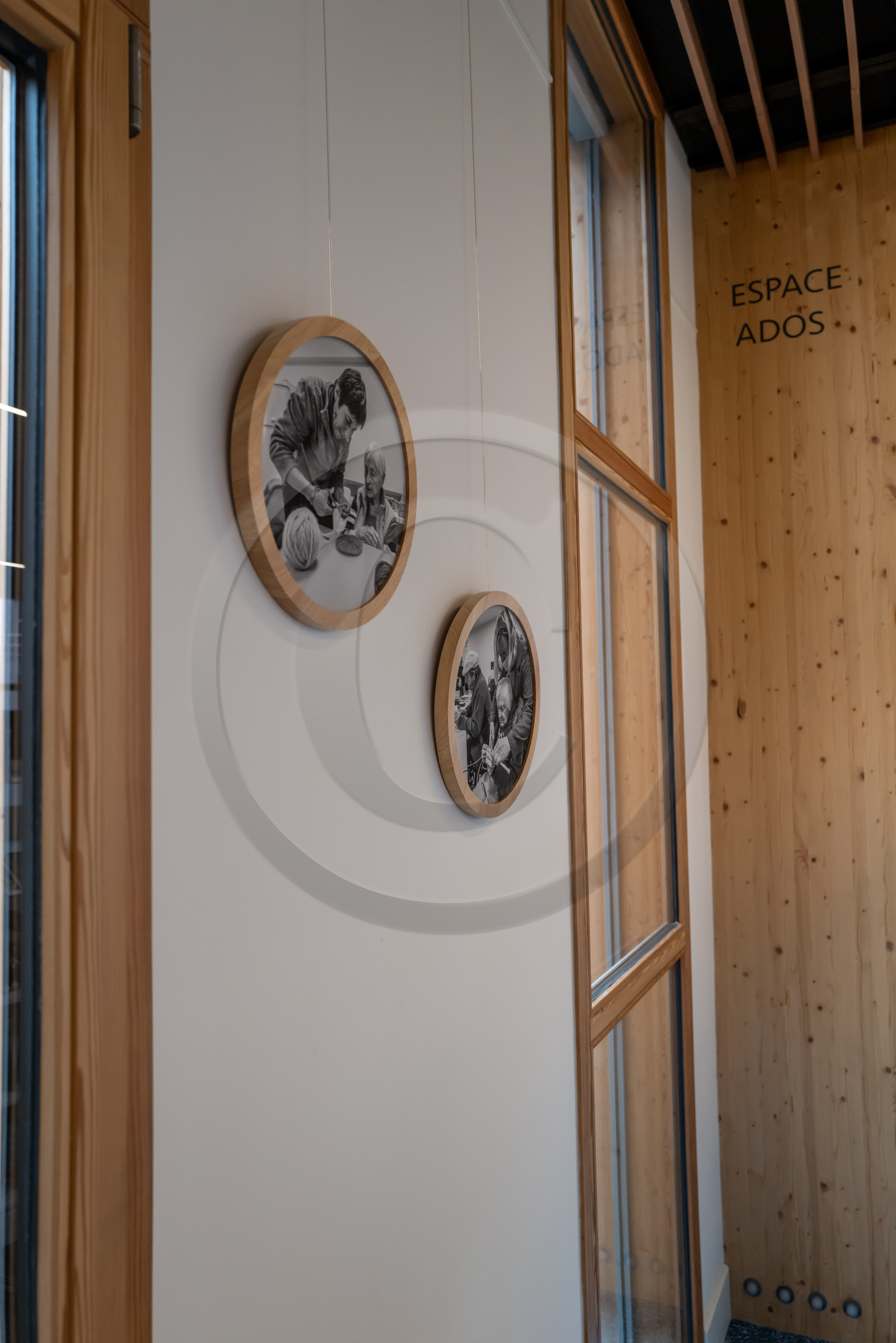 Exposition L comme laine, lien, lieu à la médiathèque de St-Bonnet-en-Champsaur