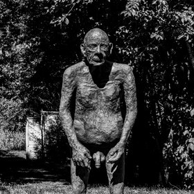 21 aout 2024 : Réalisation de Marcel Joli Coeur, l'homme de l'Ouort avec Barbara Fougnon, artiste plasticienne, et un anniversaire en chansons.