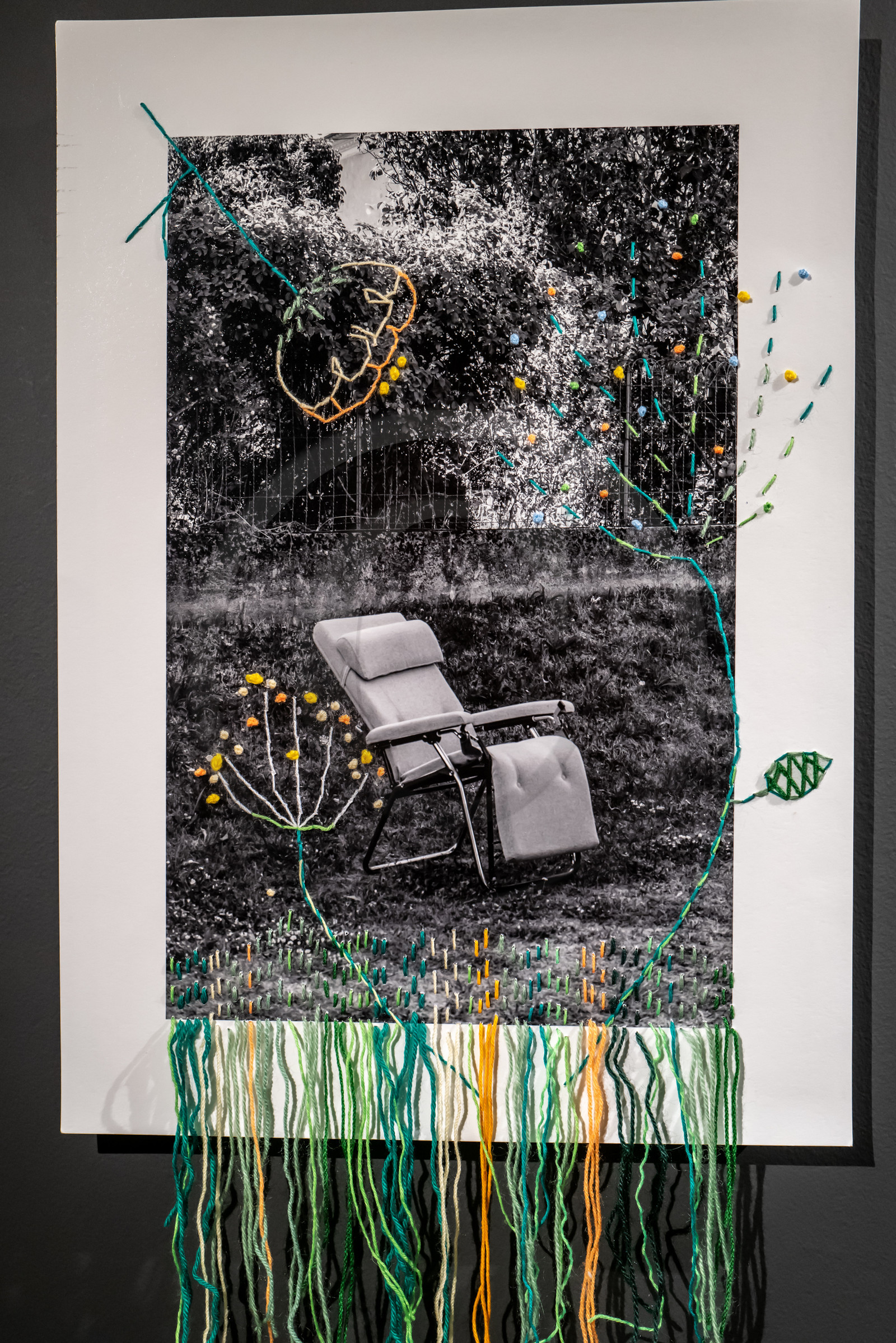 Exposition L comme laine, lien, lieu conçue par l'Ouort de Benevènt, sous la houlette de Claudine Meyer, artiste plasticienne, accompagnée de photographies de Denis Lebioda. Une proposition de la Communauté de Communes du Champsaur - Valgaudemar et de son service culturel.