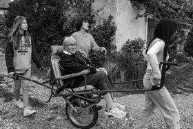 25 septembre 2024 : Promenade en joelette avec Bruno, accompagnateur en montagne et des élèves du lycée Sévigné de Gap