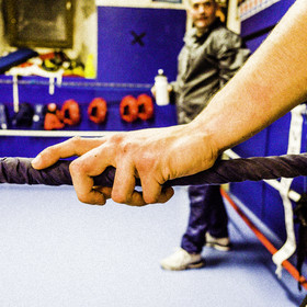 Lorsque l'homme frappe l'homme