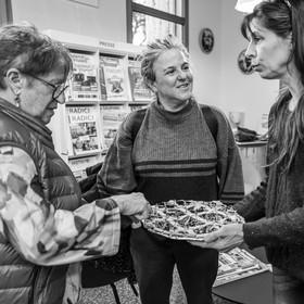 Vernissage de l'exposition L comme laine, lien, lieu à la médiathèque de St-Bonnet-en-Champsaur