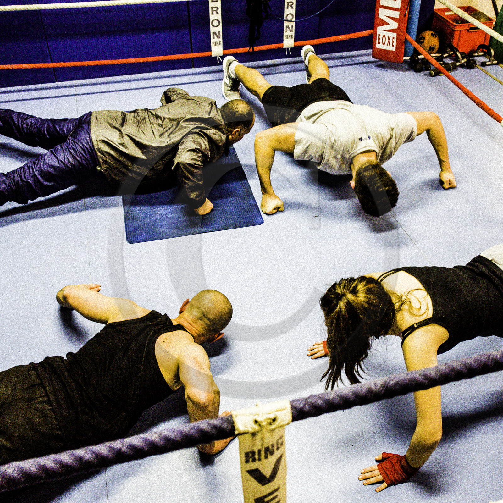 Lorsque l'homme frappe l'homme