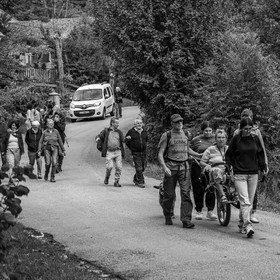 25 septembre 2024 : Promenade en joelette avec Bruno, accompagnateur en montagne et des élèves du lycée Sévigné de Gap