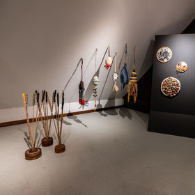 Exposition L comme laine, lien, lieu conçue par l'Ouort de Benevènt, sous la houlette de Claudine Meyer, artiste plasticienne, accompagnée de photographies de Denis Lebioda. Une proposition de la Communauté de Communes du Champsaur - Valgaudemar et de son service culturel.