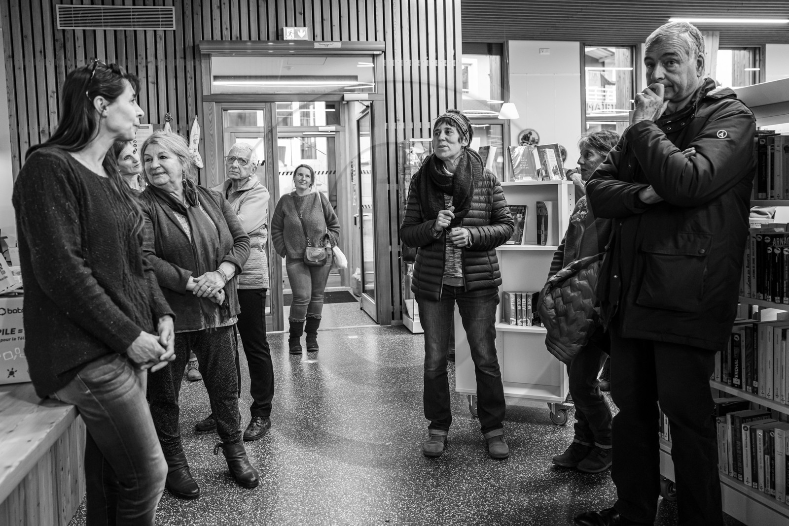 Vernissage de l'exposition L comme laine, lien, lieu à la médiathèque de St-Bonnet-en-Champsaur