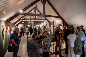 Exposition L comme laine, lien, lieu conçue par l'Ouort de Benevènt, sous la houlette de Claudine Meyer, artiste plasticienne, accompagnée de photographies de Denis Lebioda. Une proposition de la Communauté de Communes du Champsaur - Valgaudemar et de son service culturel.