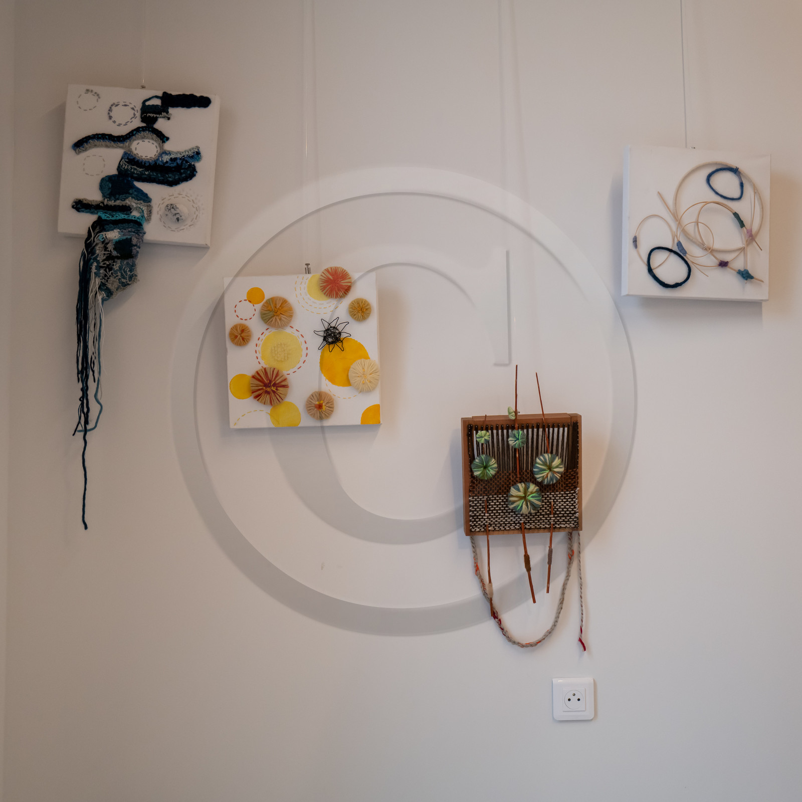 Exposition L comme laine, lien, lieu à la médiathèque de St-Bonnet-en-Champsaur