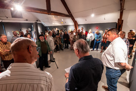 Exposition L comme laine, lien, lieu conçue par l'Ouort de Benevènt, sous la houlette de Claudine Meyer, artiste plasticienne, accompagnée de photographies de Denis Lebioda. Une proposition de la Communauté de Communes du Champsaur - Valgaudemar et de son service culturel.