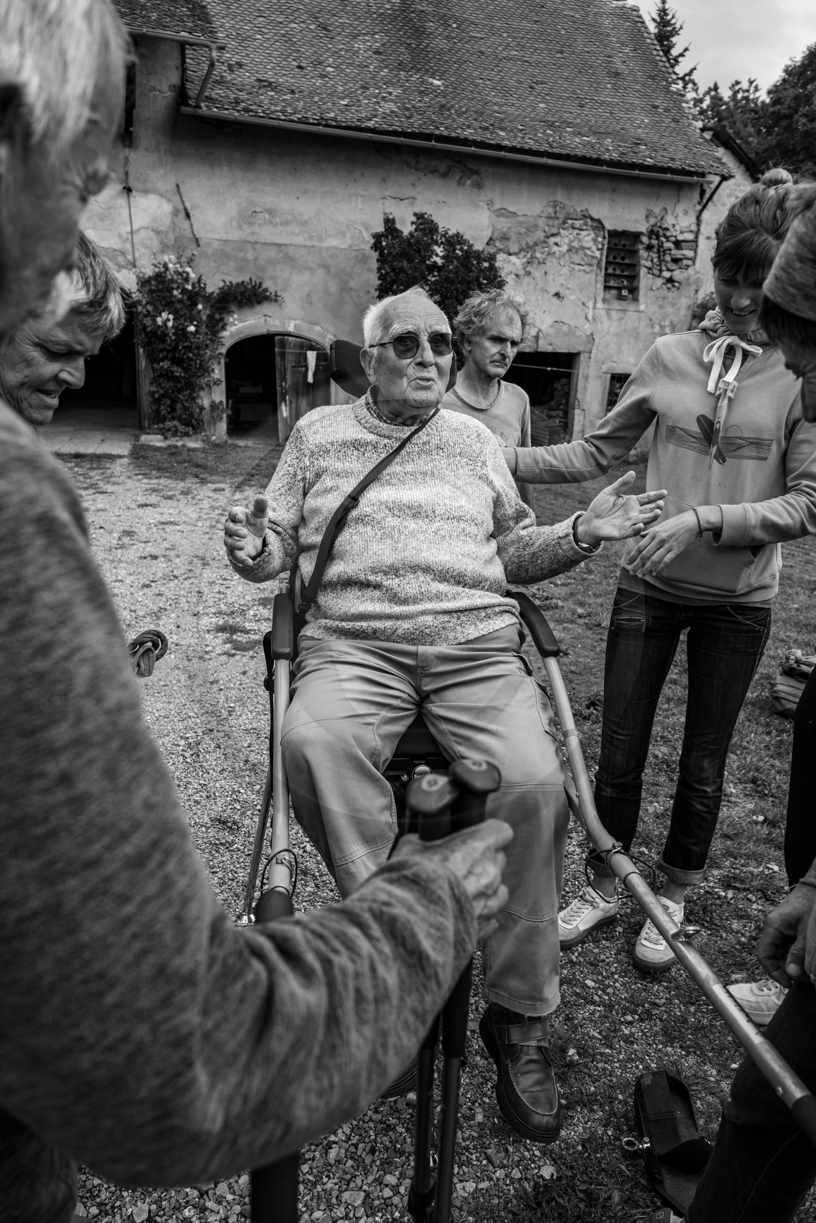 25 septembre 2024 : Promenade en joelette avec Bruno, accompagnateur en montagne et des élèves du lycée Sévigné de Gap