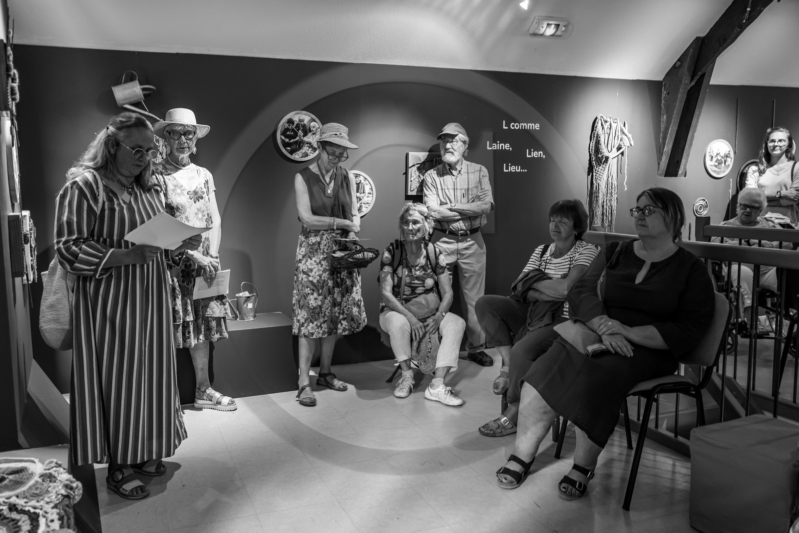 28 août 2024 : A la Maison de la Botanique du Noyer en Champsaur. Visite de l'exposition L comme laine, lien, lieu. Lectures par Les Colporteurs. Collages sur les photographies de Denis Lebioda 28 août 2024 : A la Maison de la Botanique du Noyer en Champsaur. Visite de l'exposition L comme laine, lien, lieu. Lectures par Les Colporteurs. Collages sur les photographies de Denis Lebioda