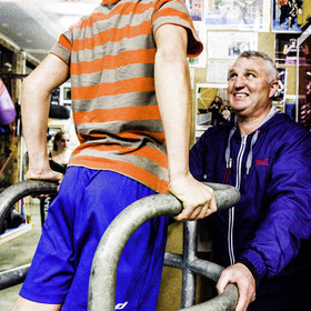 Lorsque l'homme frappe l'homme