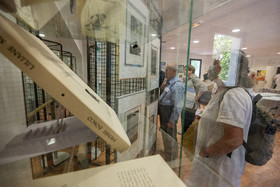 Vernissage de l'exposition Henri Bosco, le poète et les images de Liliane Marco à Lourmarin