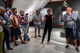 Exposition L comme laine, lien, lieu conçue par l'Ouort de Benevènt, sous la houlette de Claudine Meyer, artiste plasticienne, accompagnée de photographies de Denis Lebioda. Une proposition de la Communauté de Communes du Champsaur - Valgaudemar et de son service culturel.