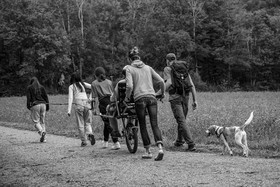 25 septembre 2024 : Promenade en joelette avec Bruno, accompagnateur en montagne et des élèves du lycée Sévigné de Gap