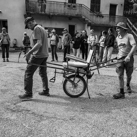 25 septembre 2024 : Promenade en joelette avec Bruno, accompagnateur en montagne et des élèves du lycée Sévigné de Gap