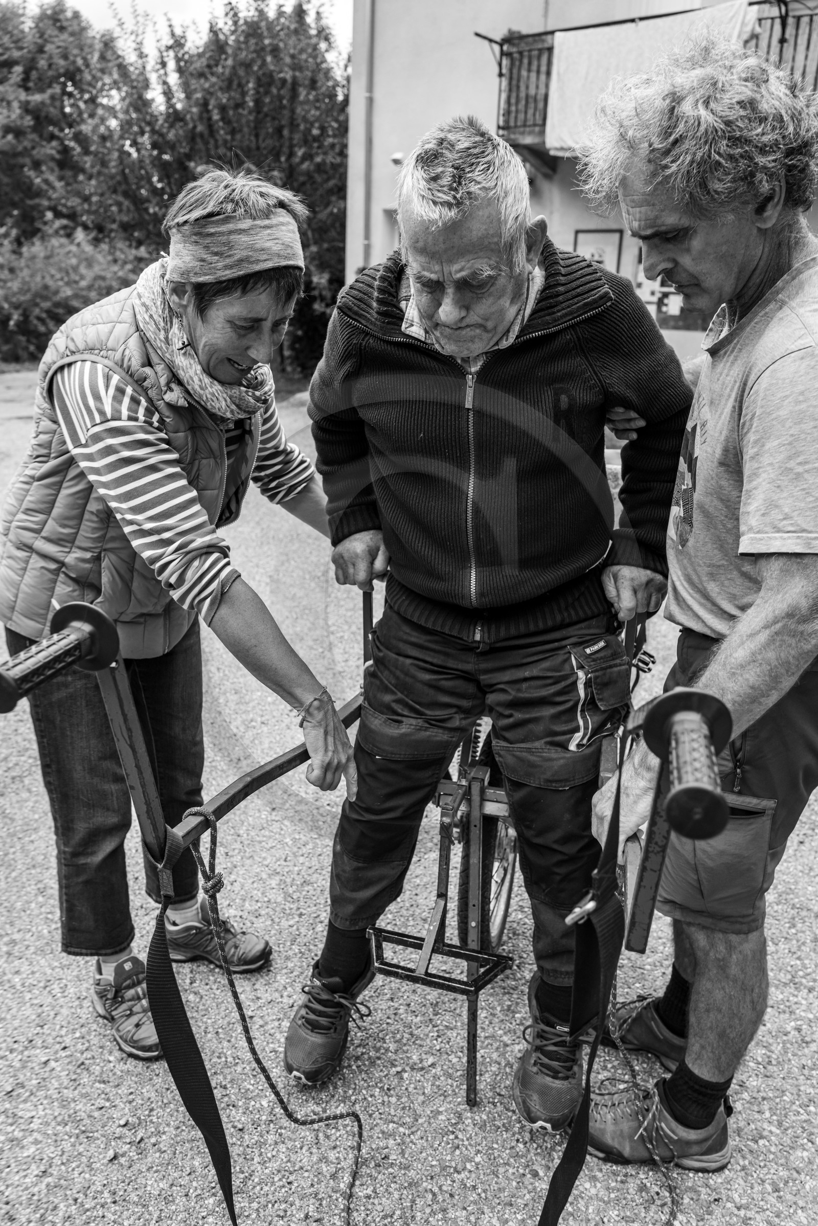 25 septembre 2024 : Promenade en joelette avec Bruno, accompagnateur en montagne et des élèves du lycée Sévigné de Gap