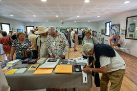 Vernissage de l'exposition Henri Bosco, le poète et les images de Liliane Marco à Lourmarin