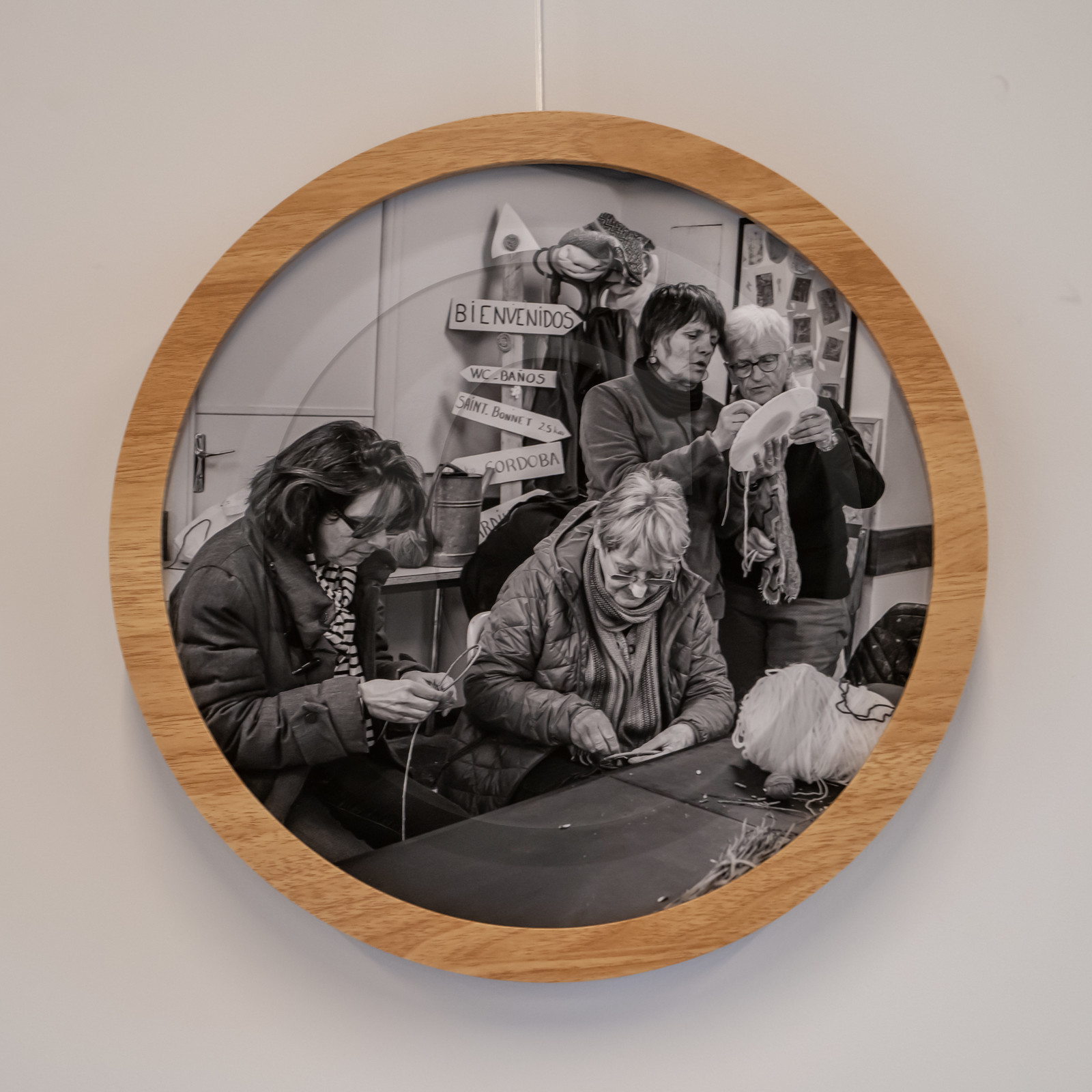 Exposition L comme laine, lien, lieu à la médiathèque de St-Bonnet-en-Champsaur Exposition L comme laine, lien, lieu à la médiathèque de St-Bonnet-en-Champsaur