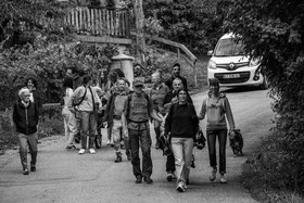 25 septembre 2024 : Promenade en joelette avec Bruno, accompagnateur en montagne et des élèves du lycée Sévigné de Gap