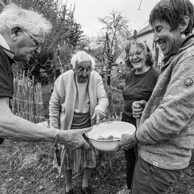20 avril 2022 : des contes, des pommes de terre et un petit café