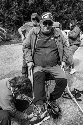 25 septembre 2024 : Promenade en joelette avec Bruno, accompagnateur en montagne et des élèves du lycée Sévigné de Gap