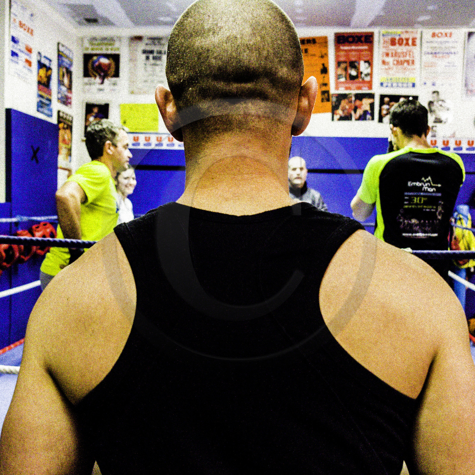 Lorsque l'homme frappe l'homme